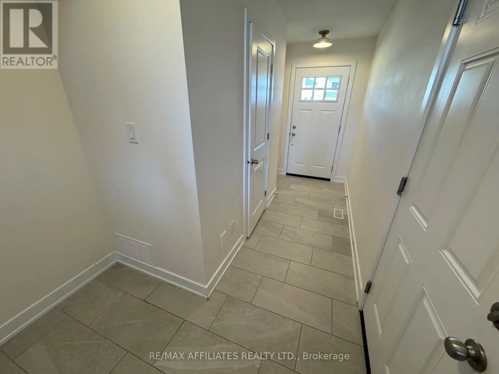 21 MARGARET GRAHAM TERRACE