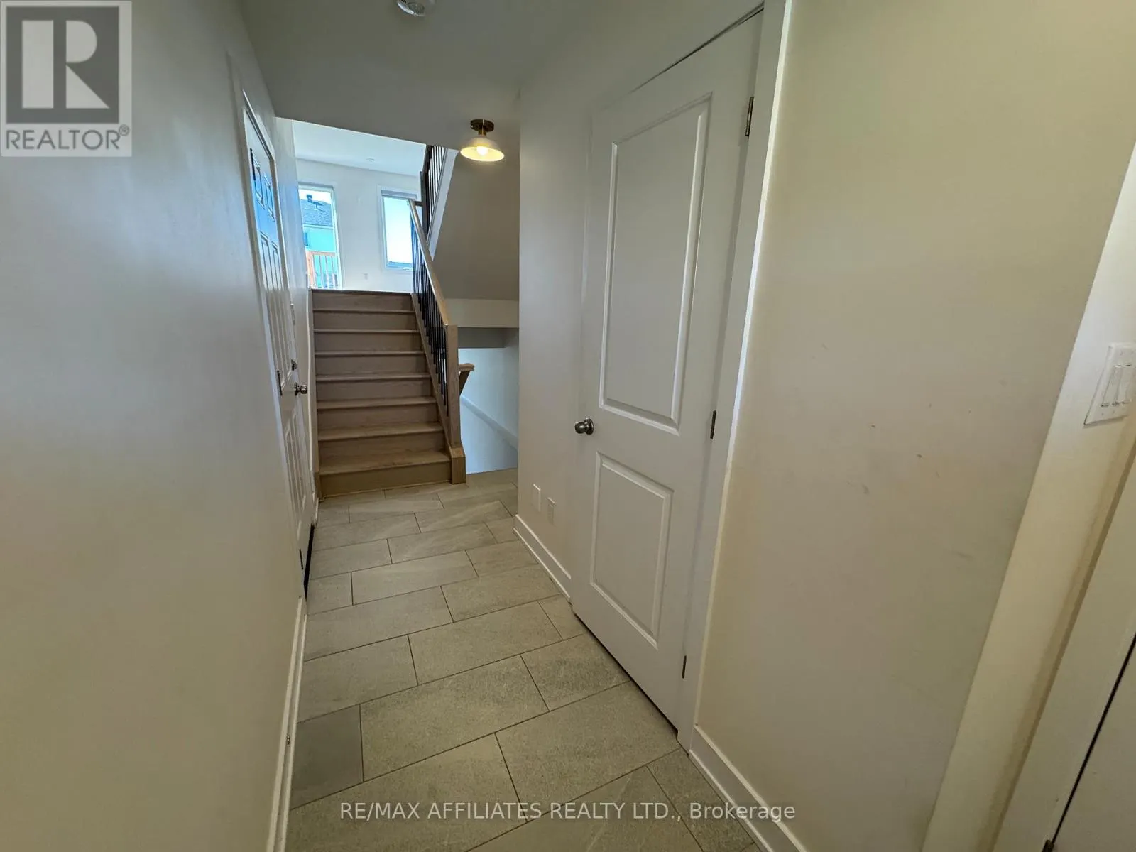 21 MARGARET GRAHAM TERRACE