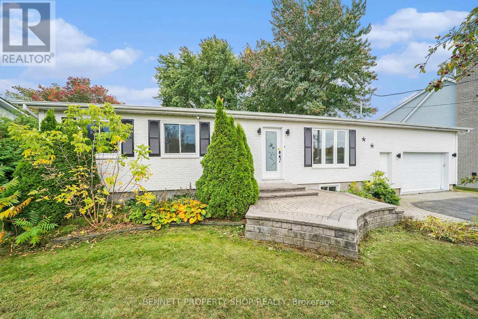 15 MAISONNEUVE STREET