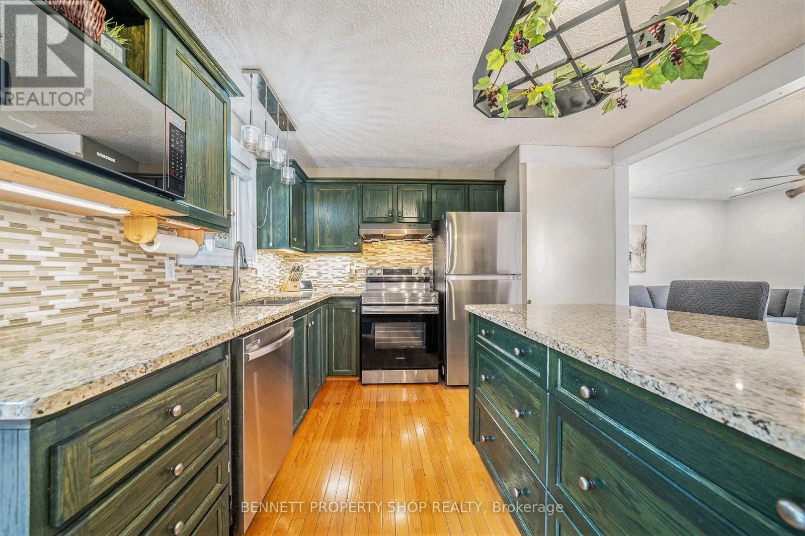 15 MAISONNEUVE STREET