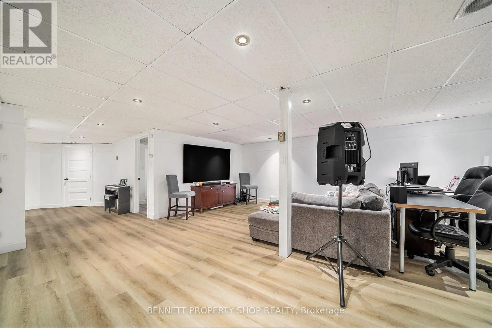 15 MAISONNEUVE STREET