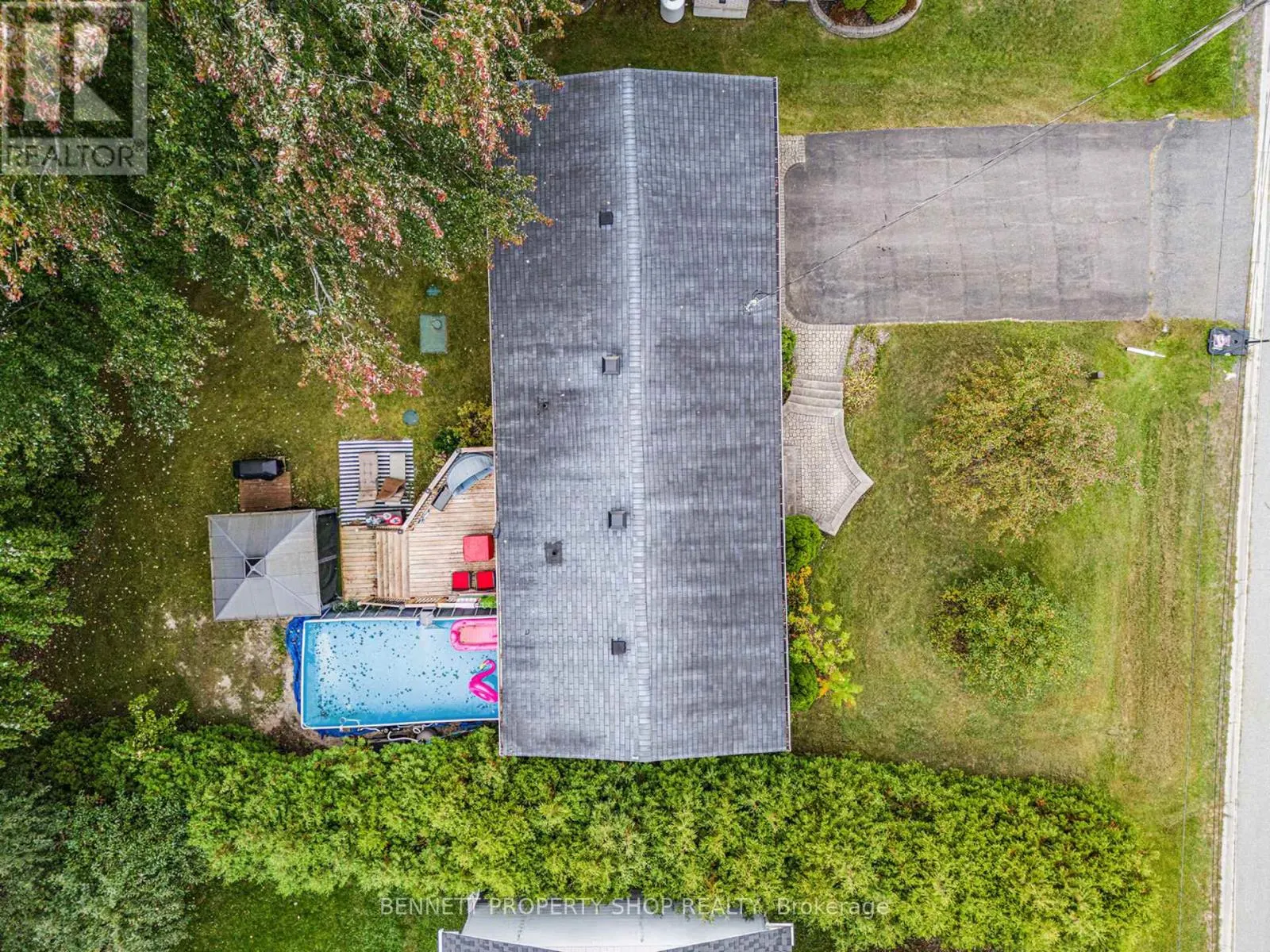 15 MAISONNEUVE STREET