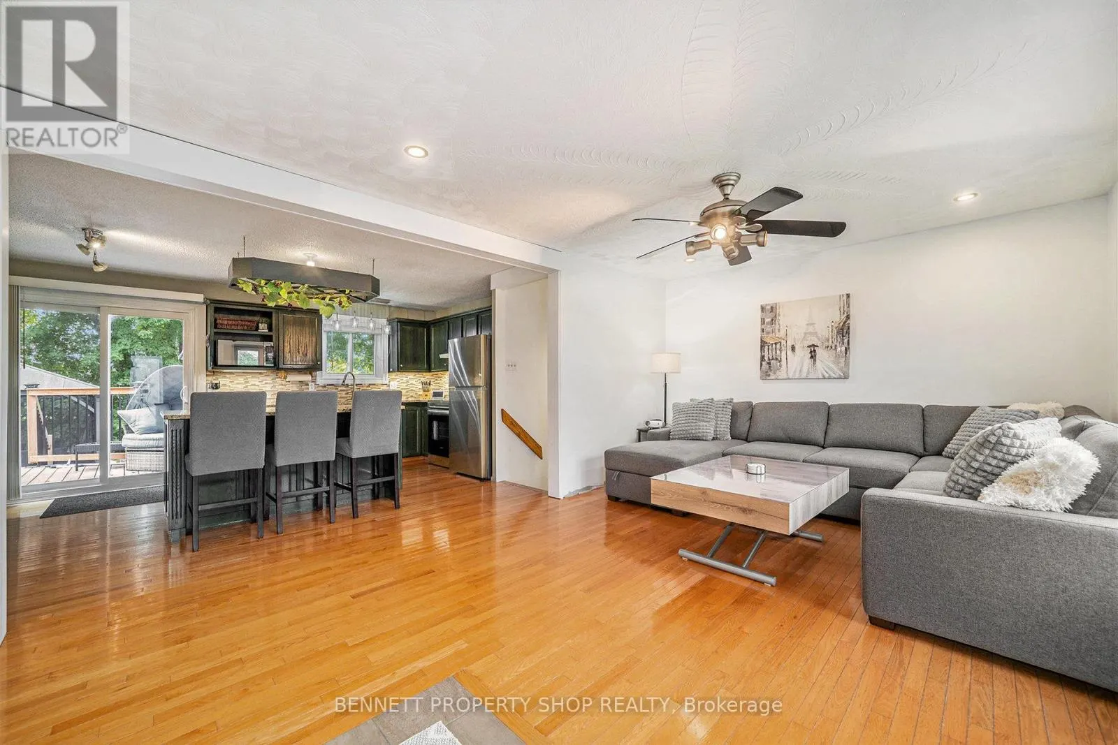 15 MAISONNEUVE STREET