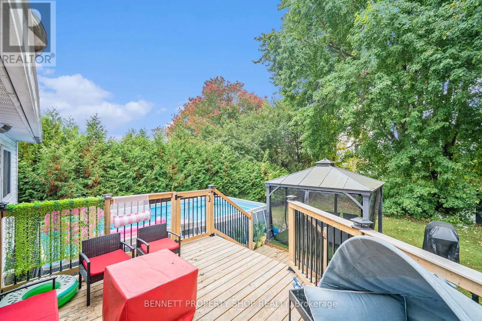 15 MAISONNEUVE STREET