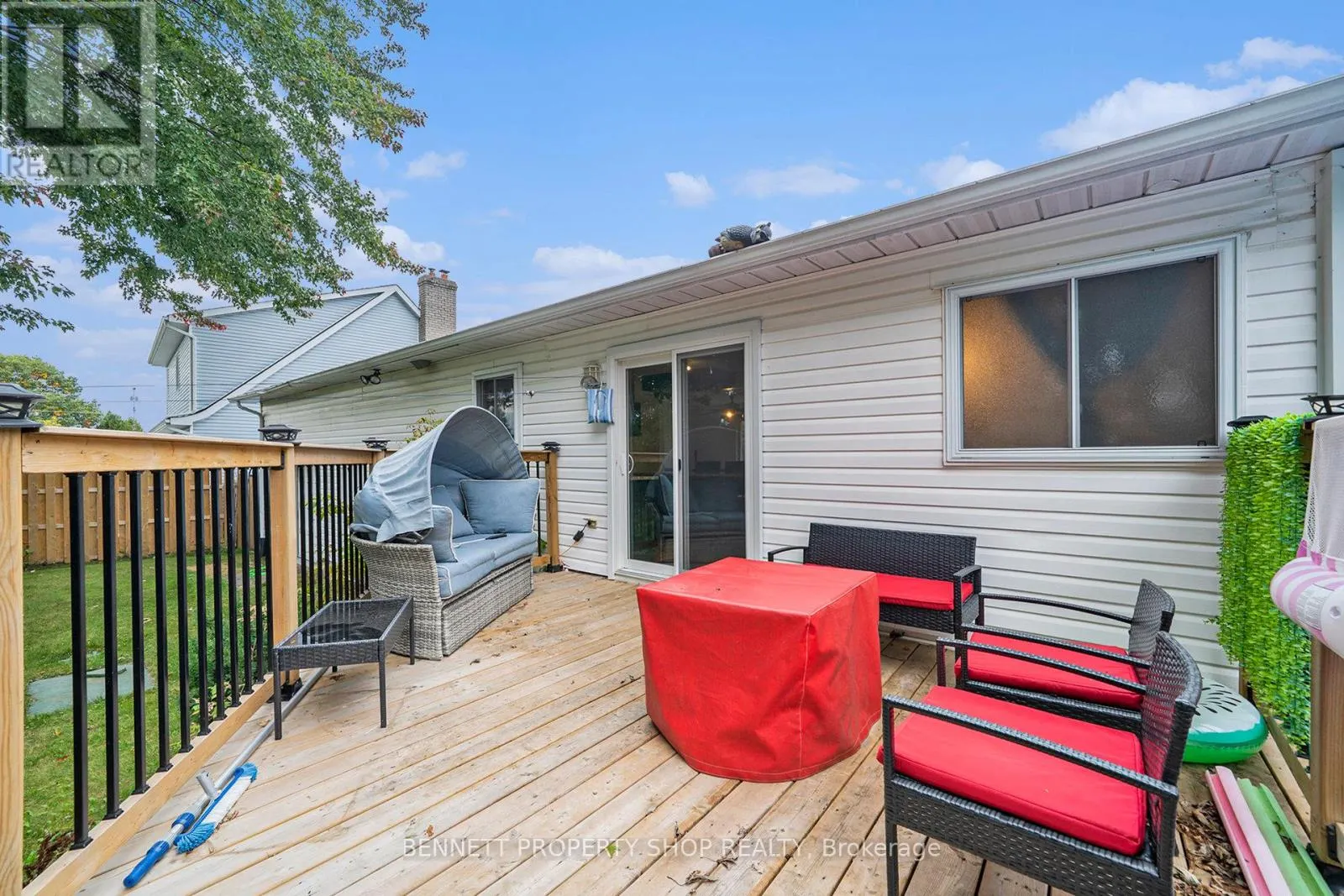 15 MAISONNEUVE STREET