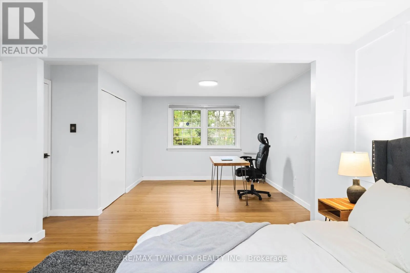 296 EDGEHILL DRIVE