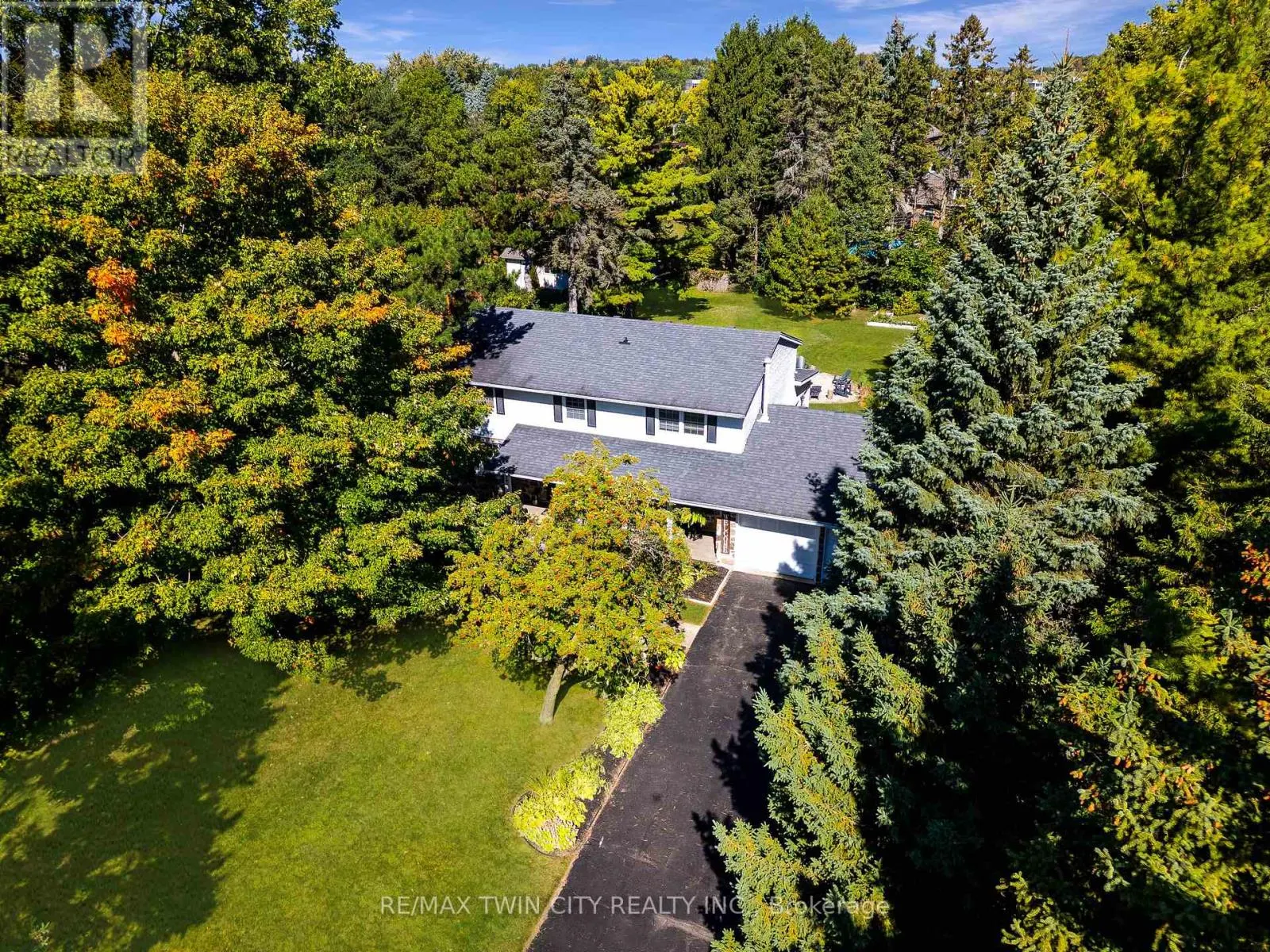 296 EDGEHILL DRIVE