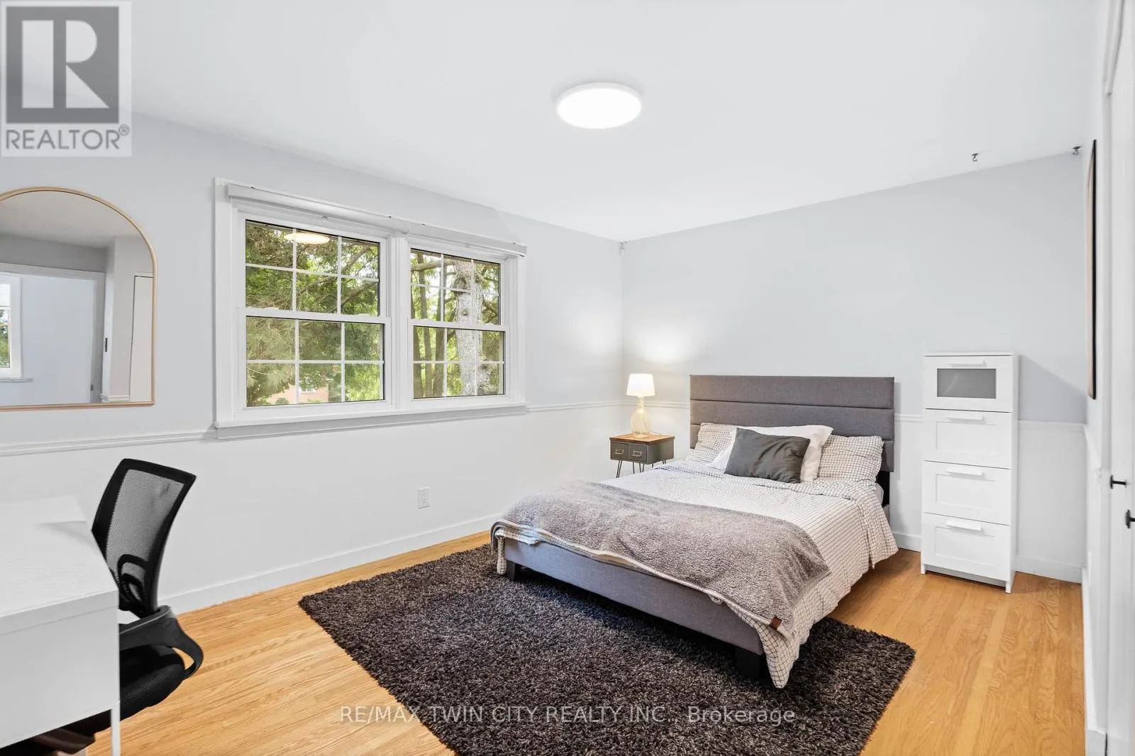 296 EDGEHILL DRIVE