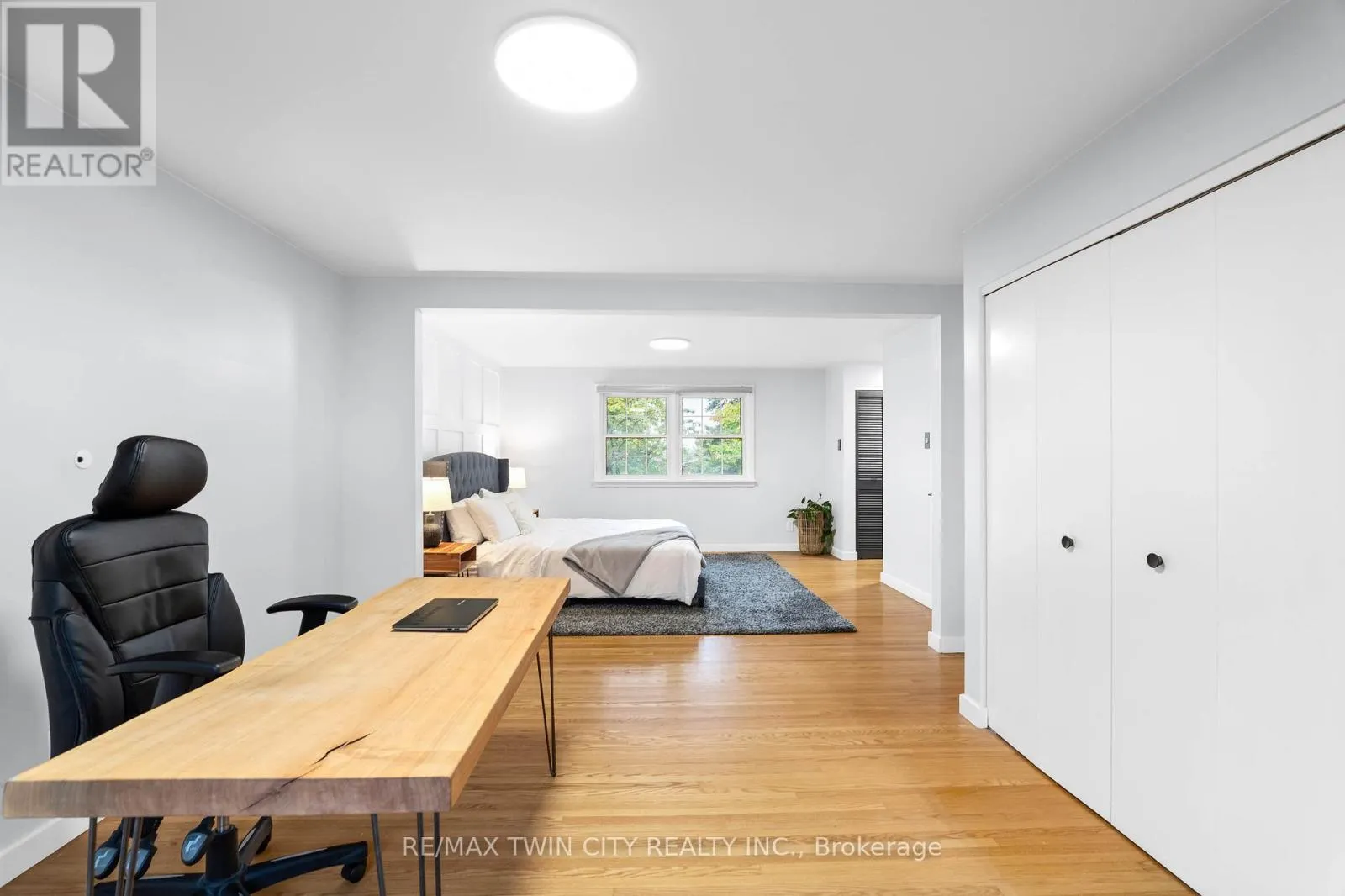 296 EDGEHILL DRIVE