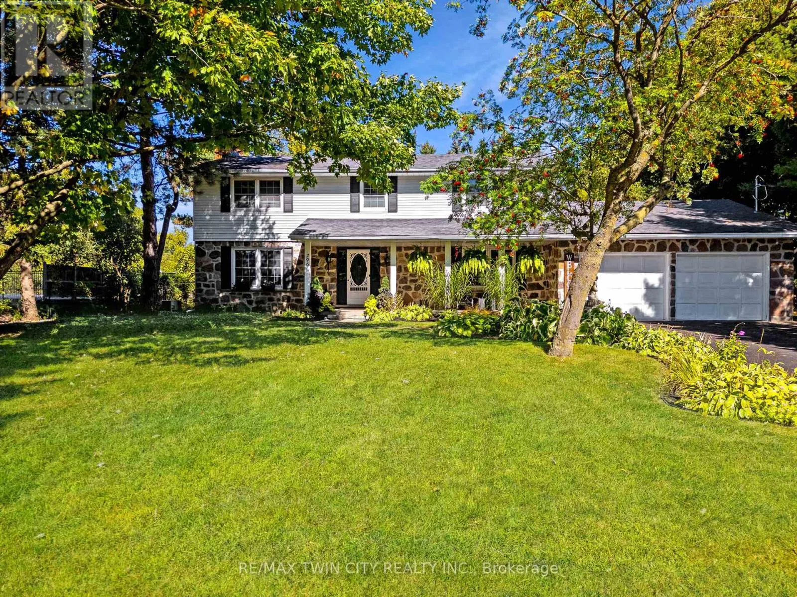 296 EDGEHILL DRIVE
