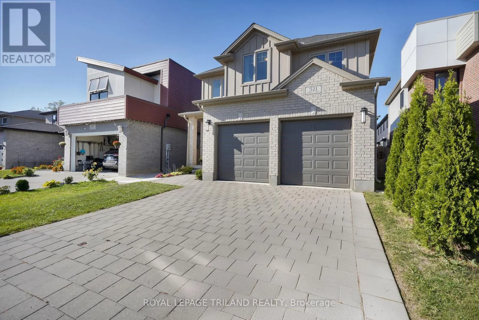 521 SOPHIA CRESCENT