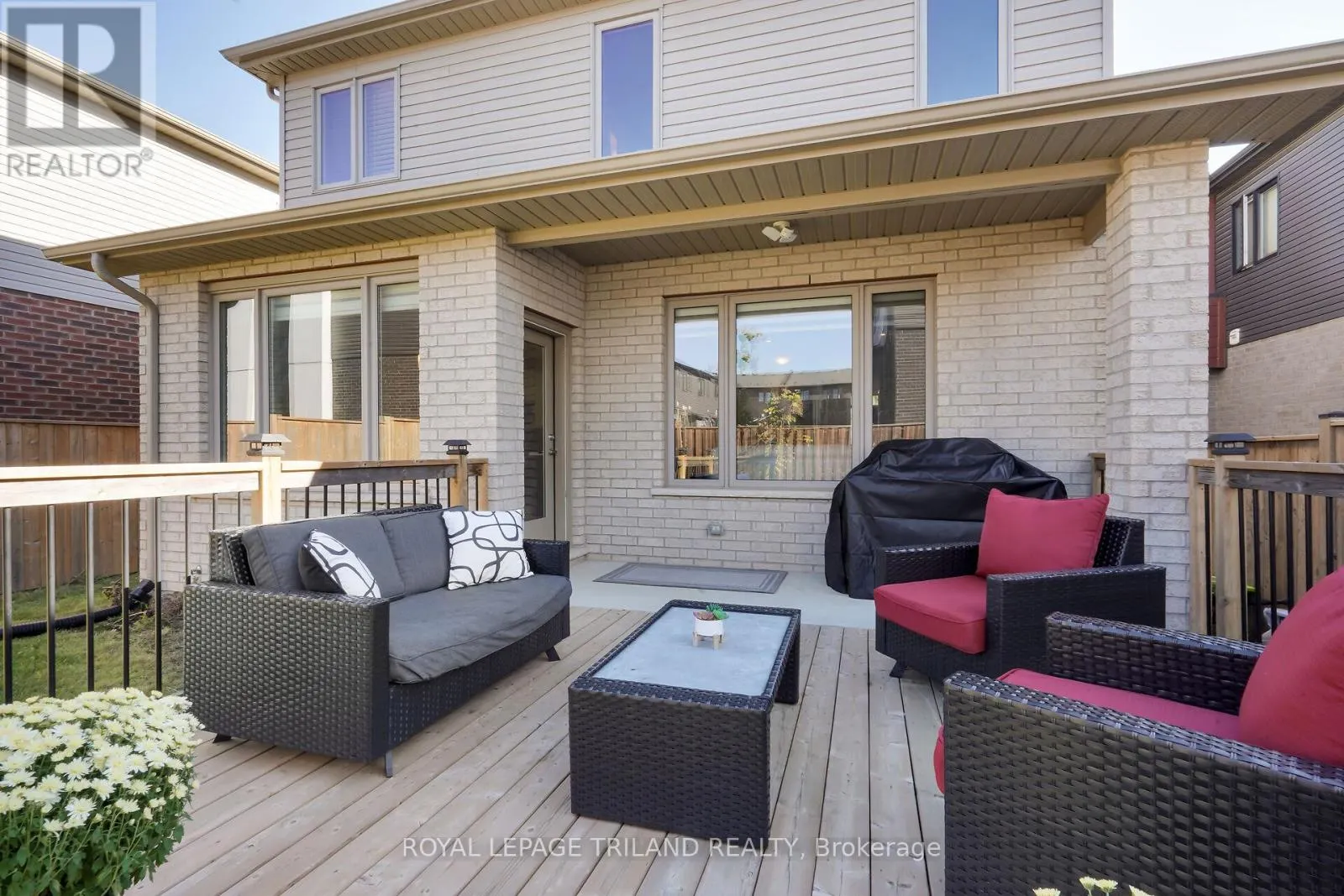 521 SOPHIA CRESCENT