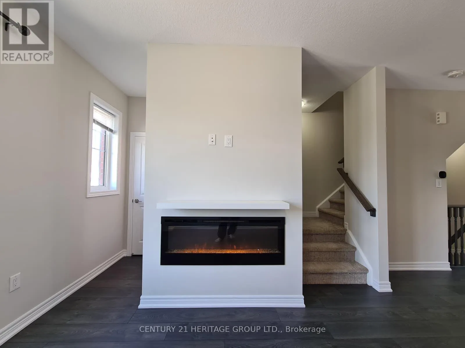 6 SNOWBERRY LANE