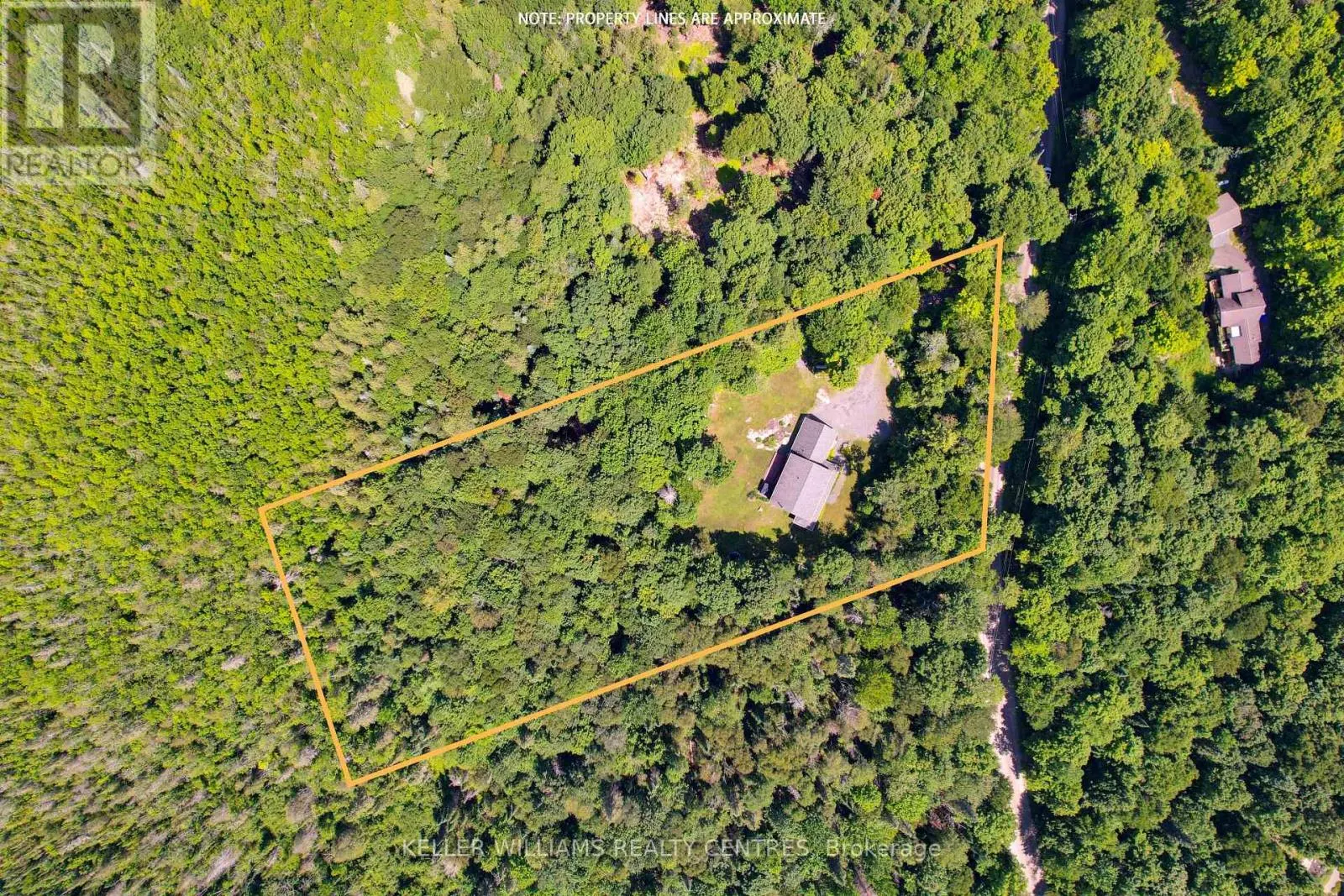 96 LINDGREN ROAD E