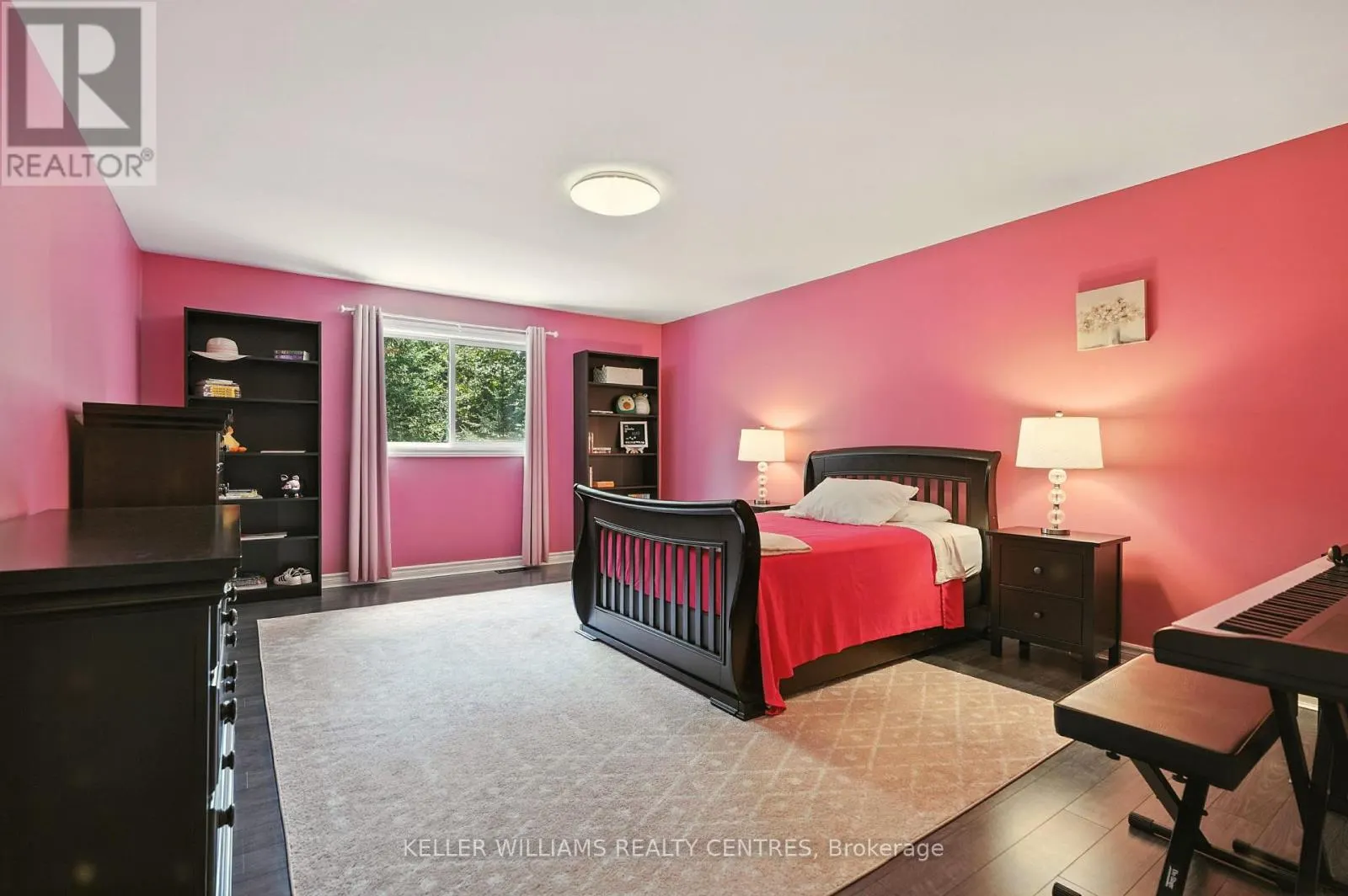 96 LINDGREN ROAD E