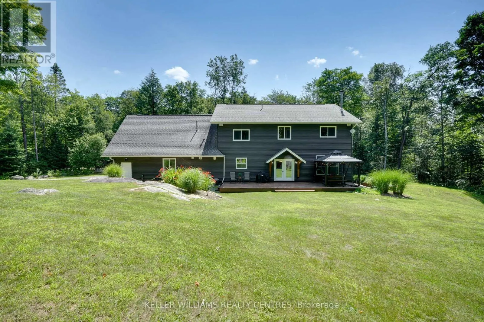 96 LINDGREN ROAD E