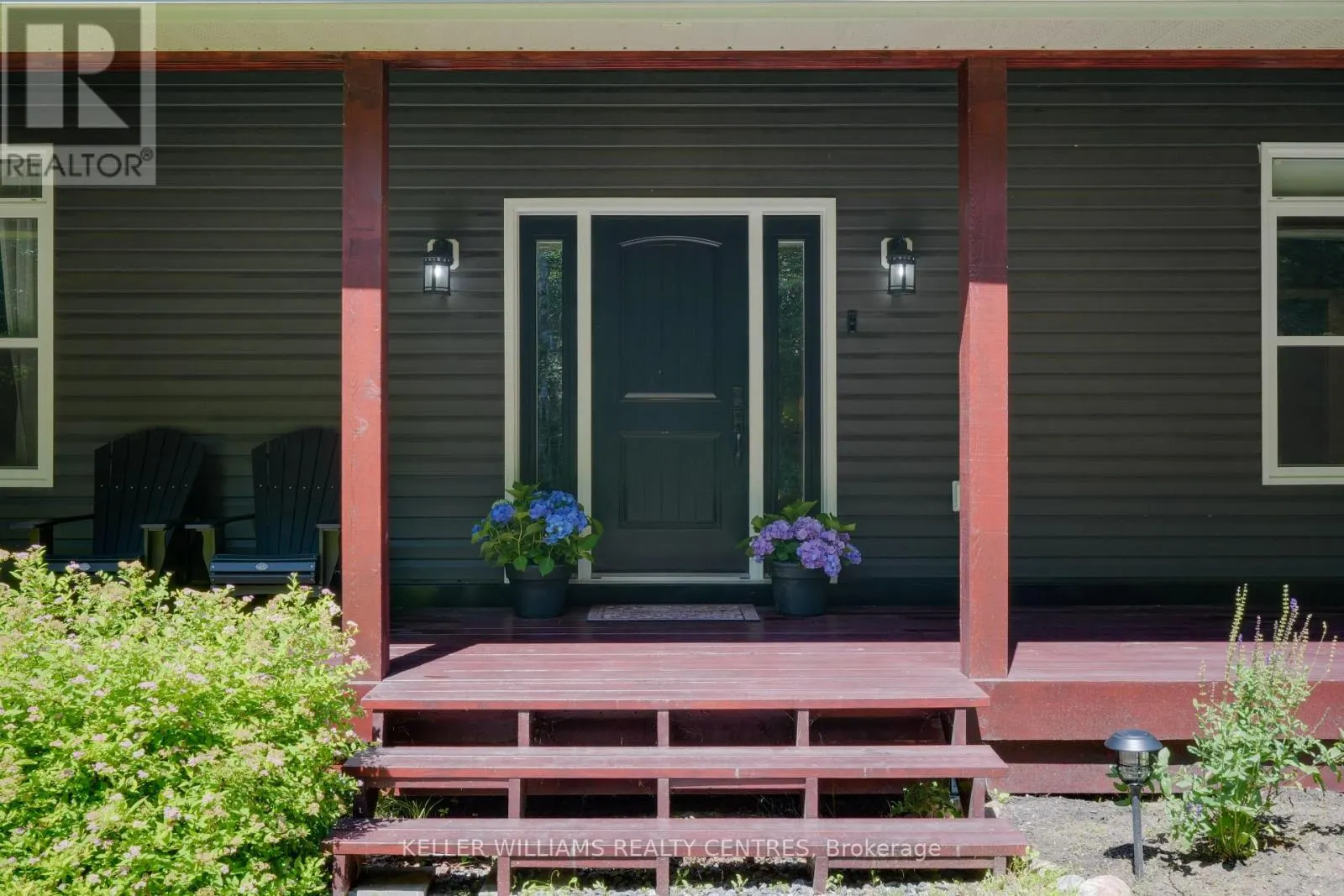 96 LINDGREN ROAD E
