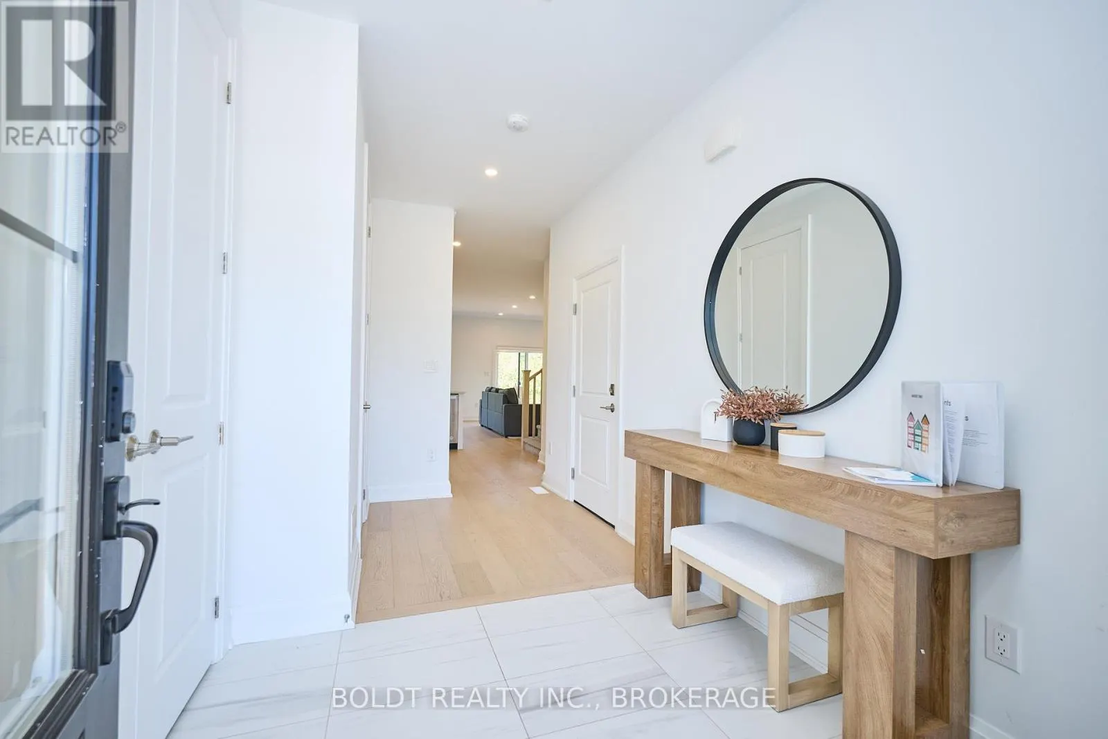 554 MISSISSAUGA AVENUE