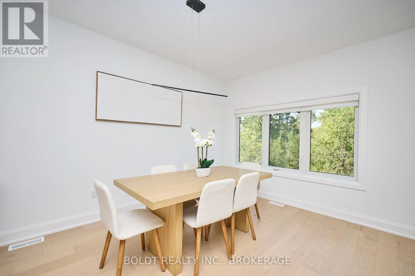 554 MISSISSAUGA AVENUE