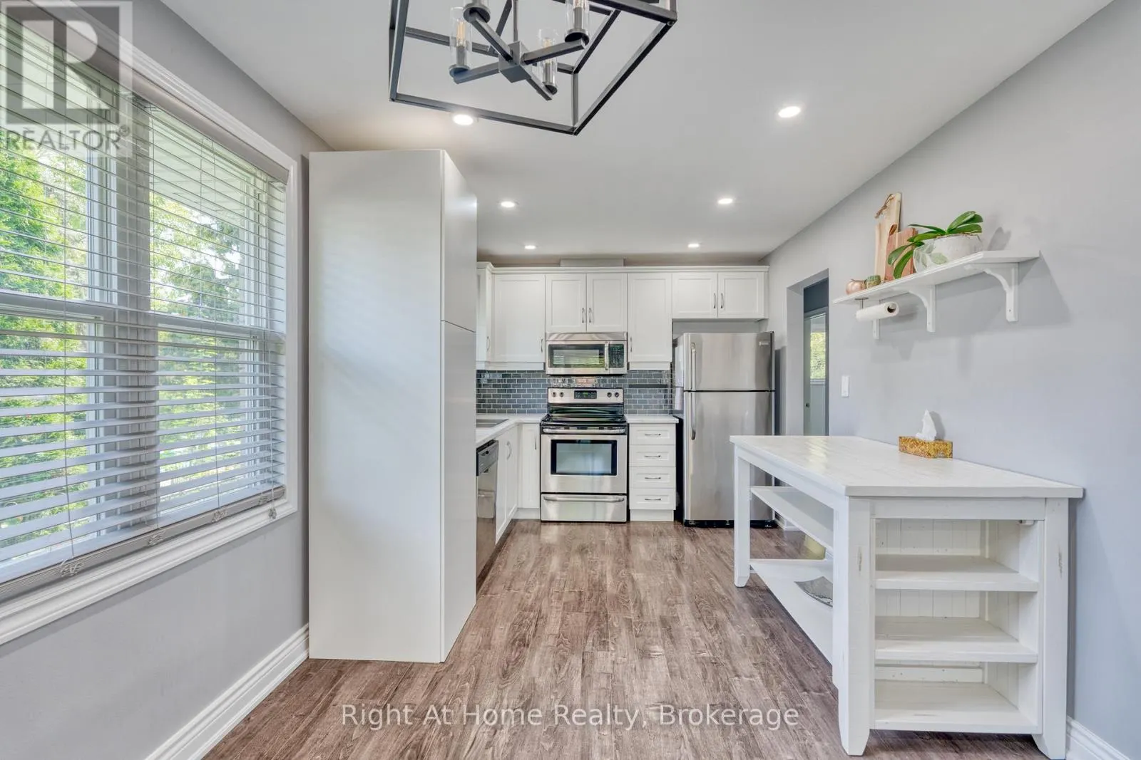 289 1/2 PELHAM ROAD