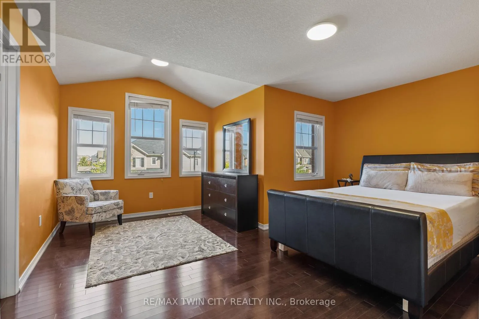 304 FALLING GREEN CRESCENT