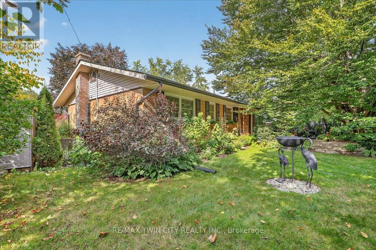 12 GLENDALE PLACE