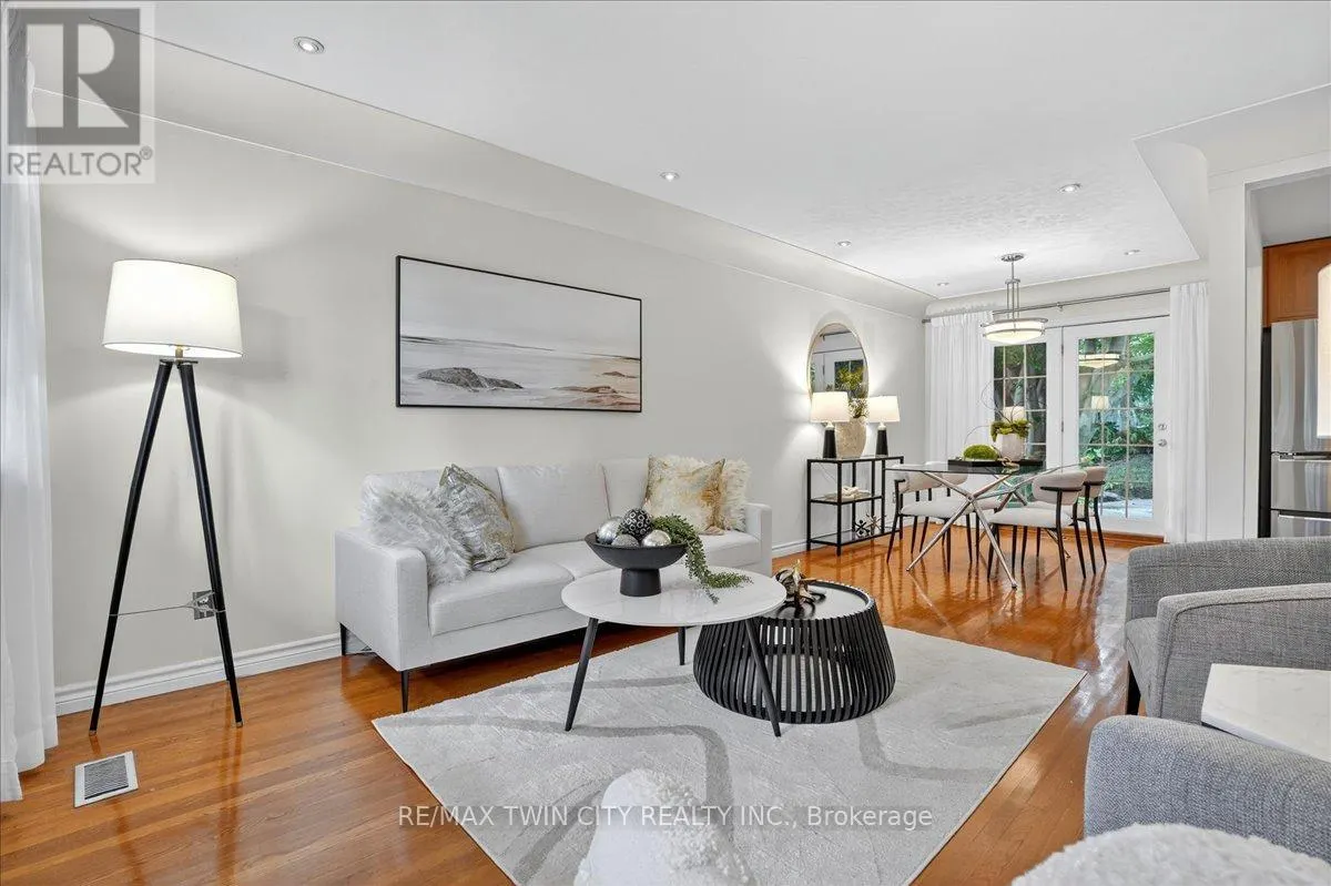 12 GLENDALE PLACE