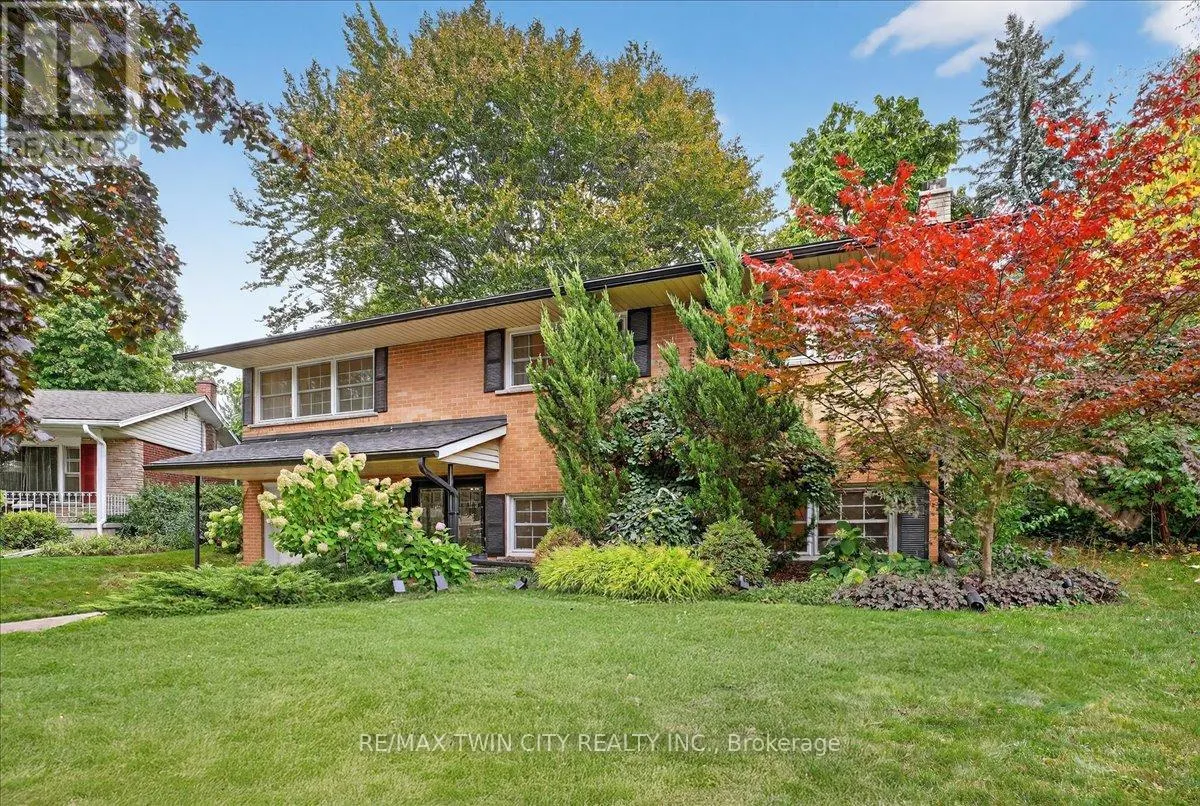12 GLENDALE PLACE