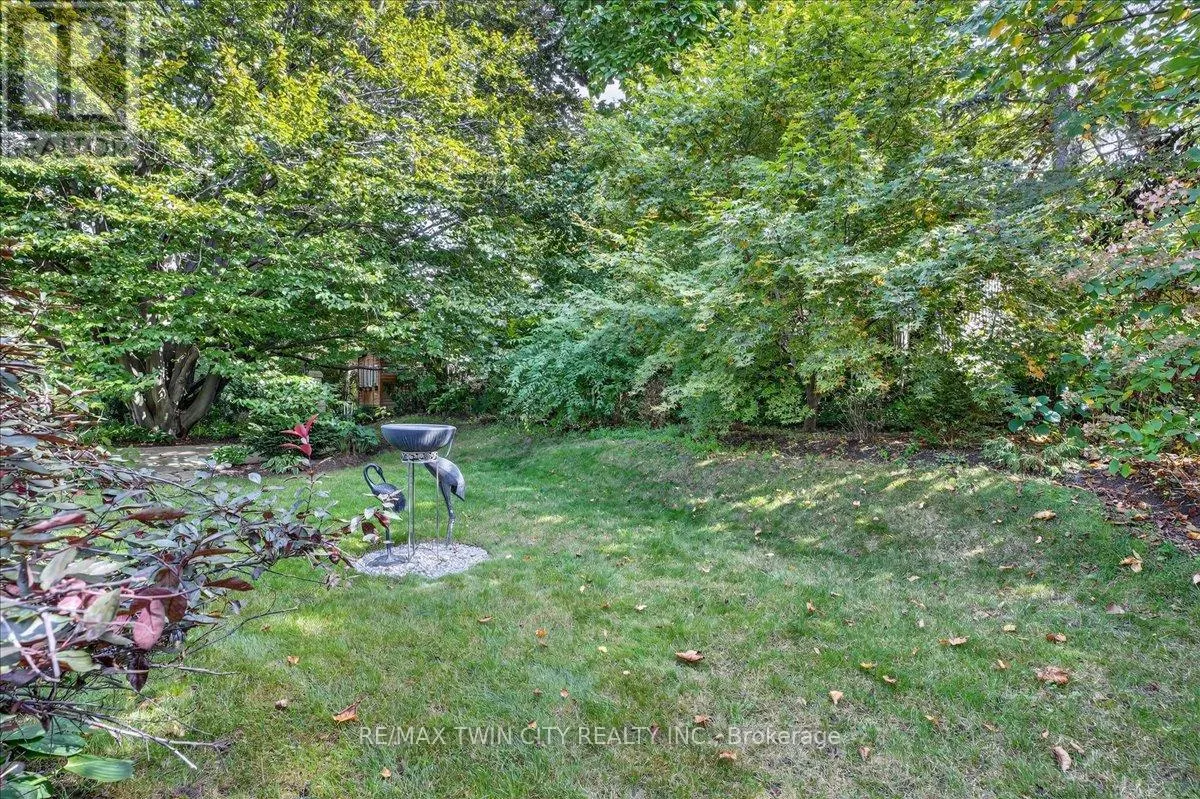 12 GLENDALE PLACE