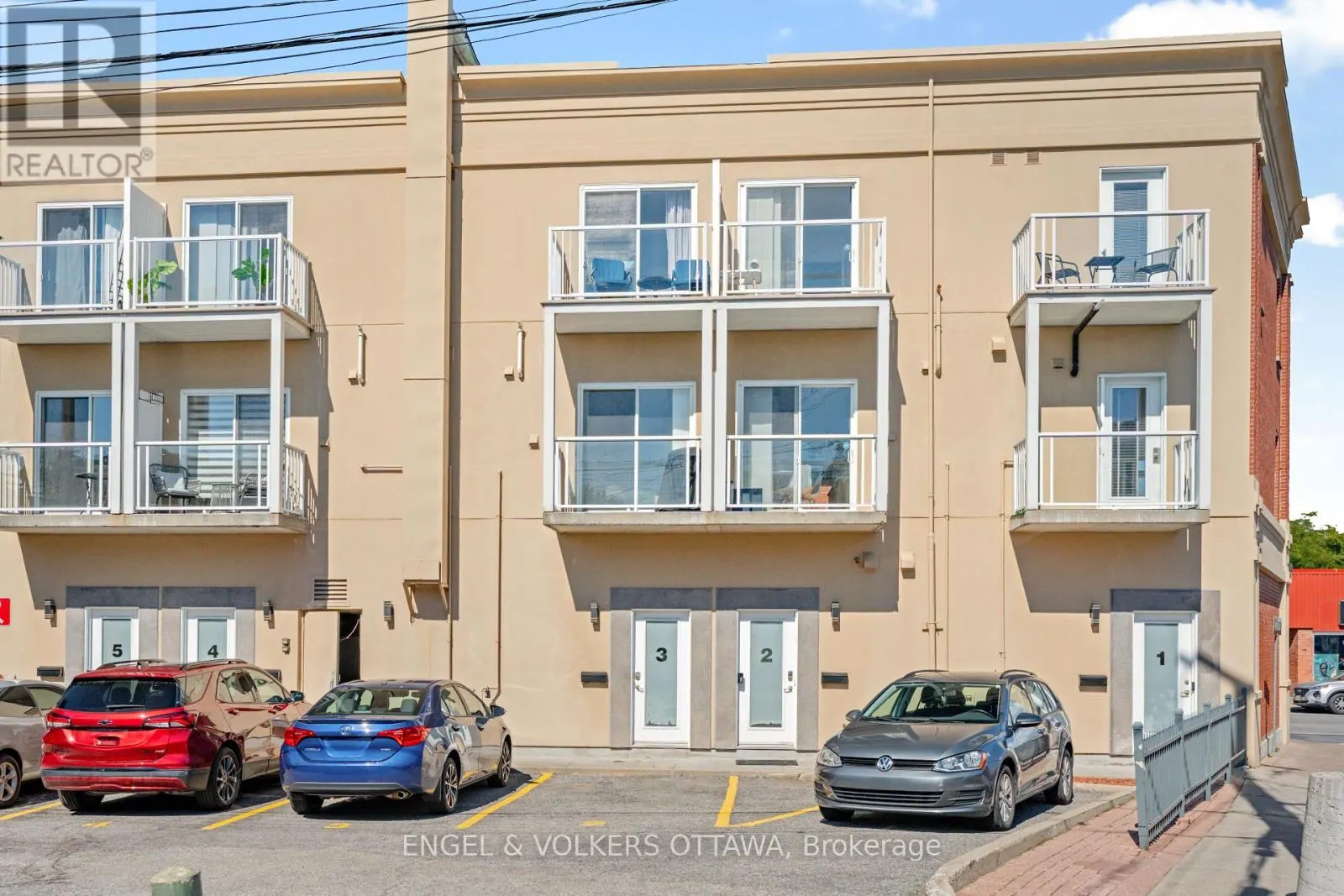 2 - 4 SHERBROOKE AVENUE