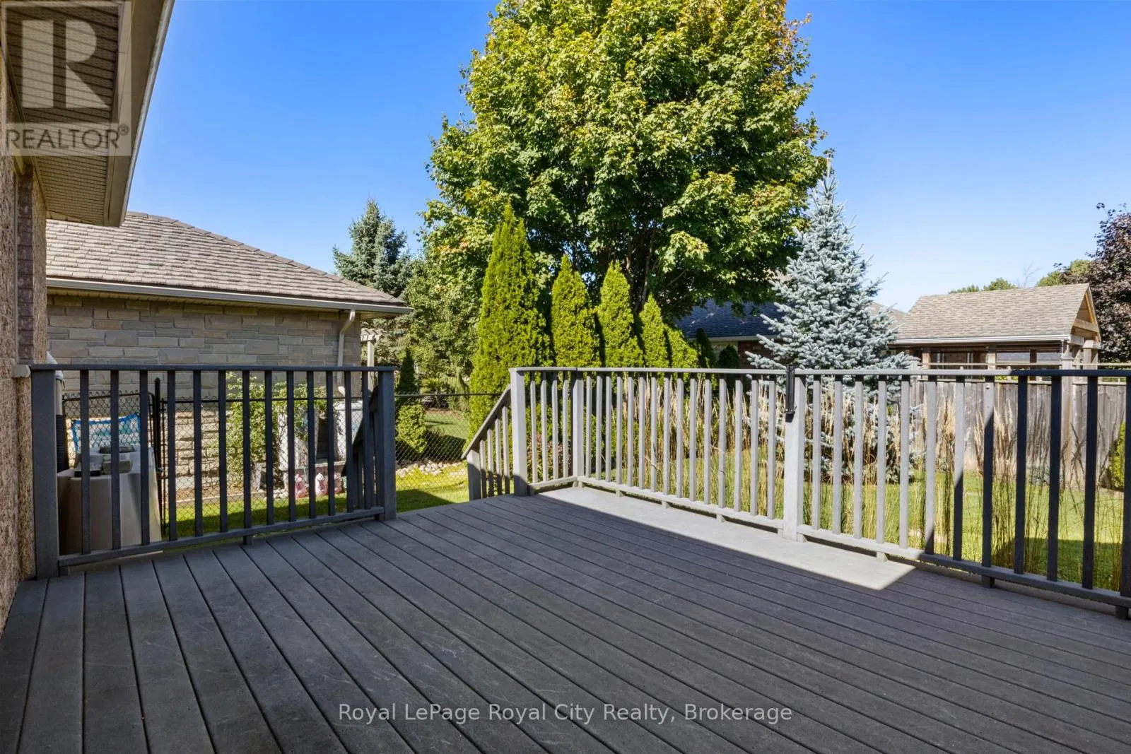72 STANLEY CRESCENT