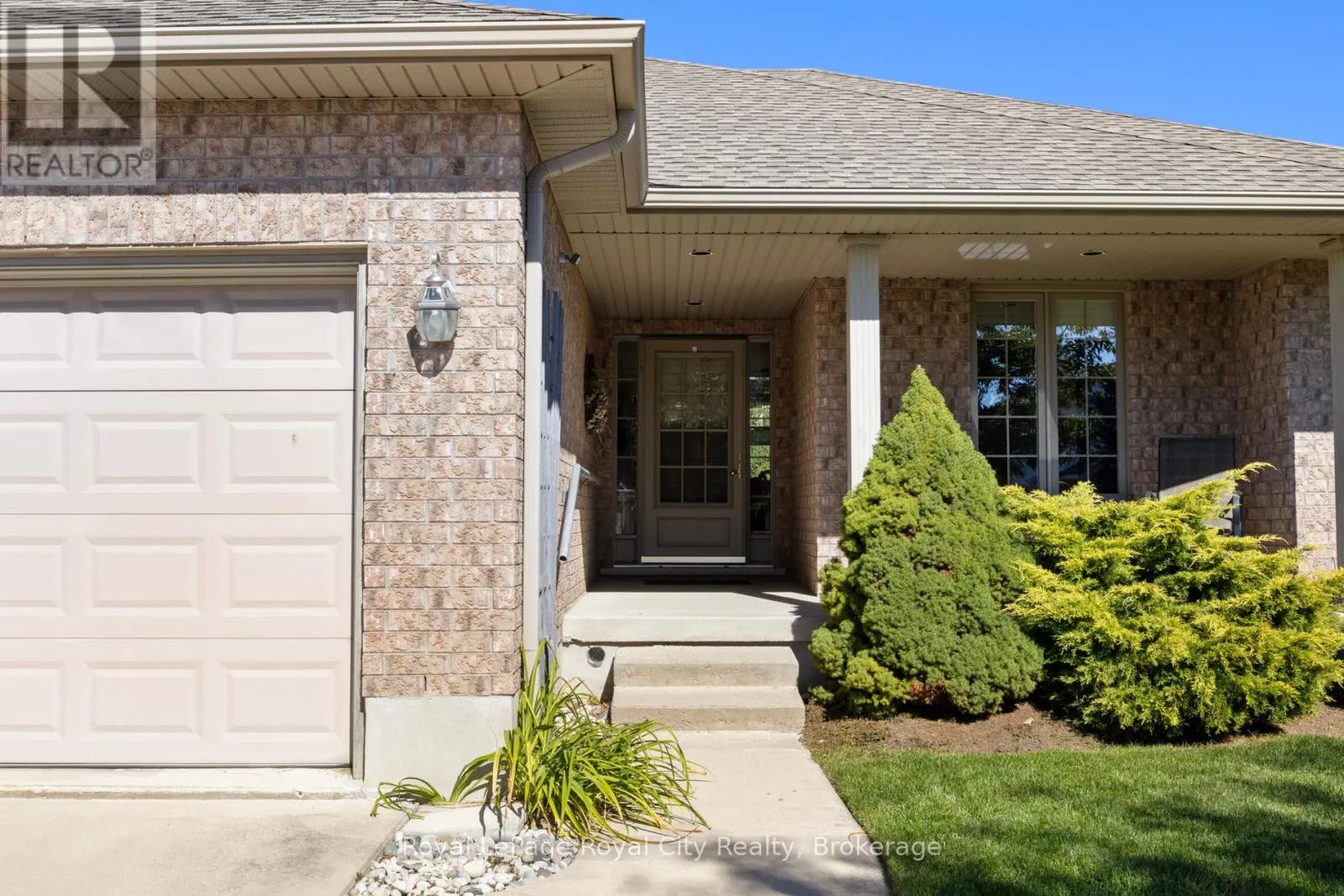 72 STANLEY CRESCENT