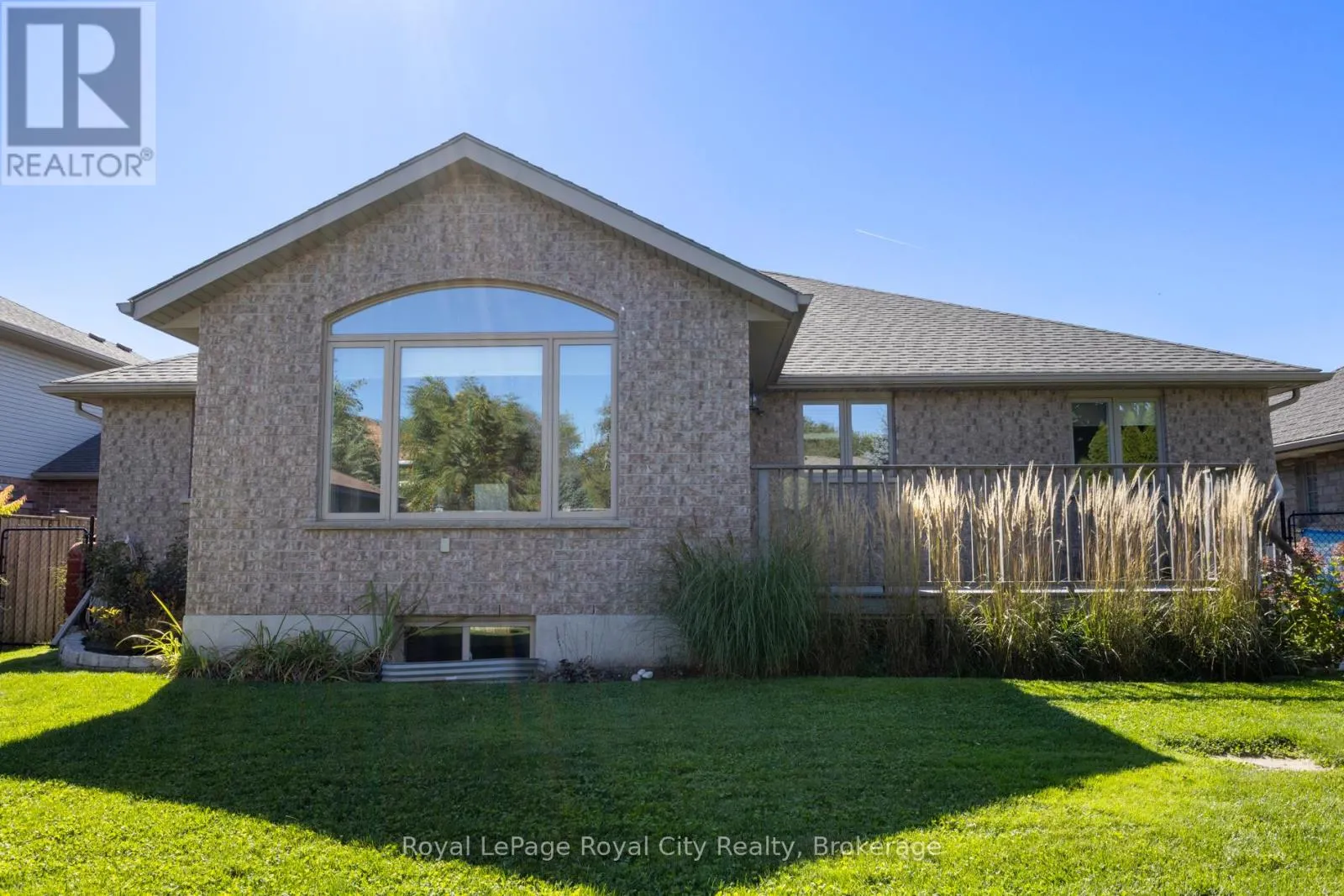 72 STANLEY CRESCENT