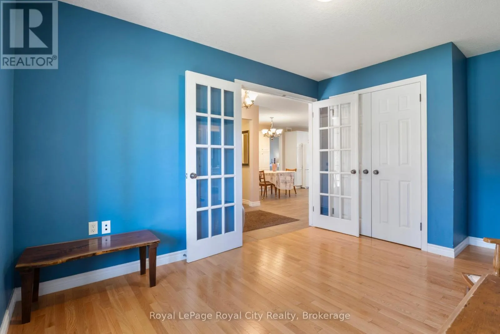 72 STANLEY CRESCENT