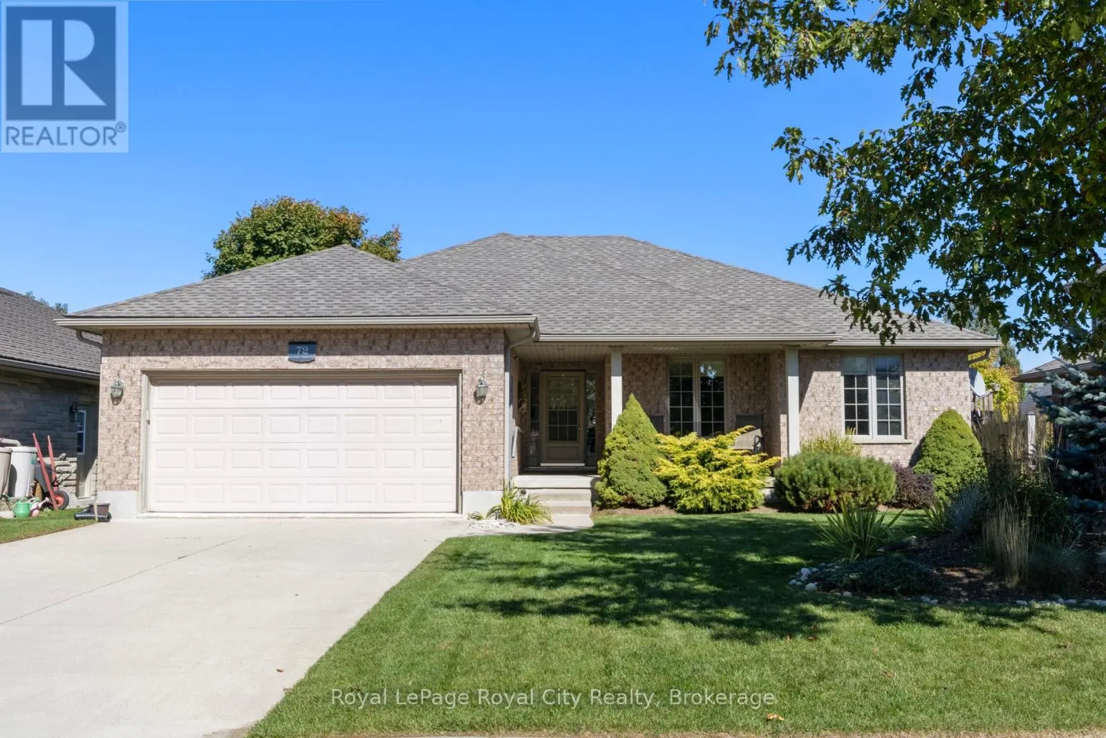 72 STANLEY CRESCENT