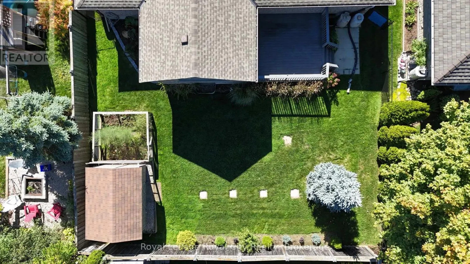 72 STANLEY CRESCENT