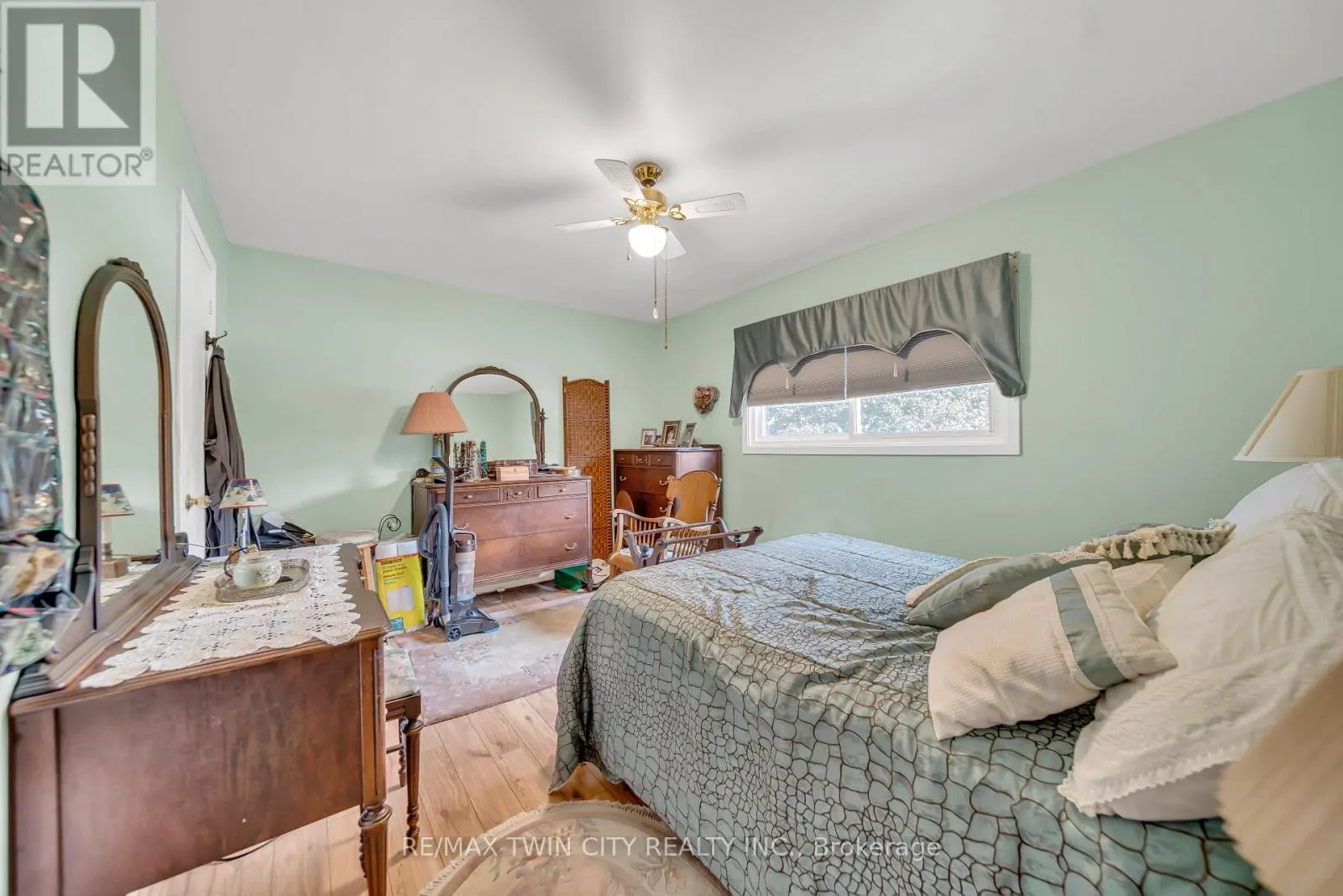 13 GILSTON PARKWAY