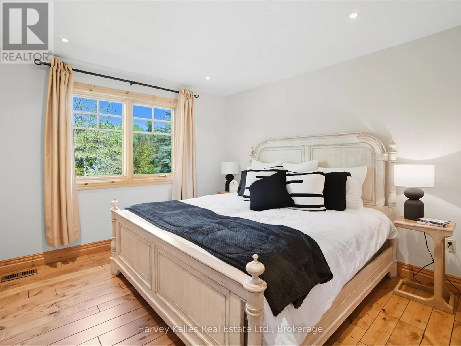 5 LEASIDE STREET