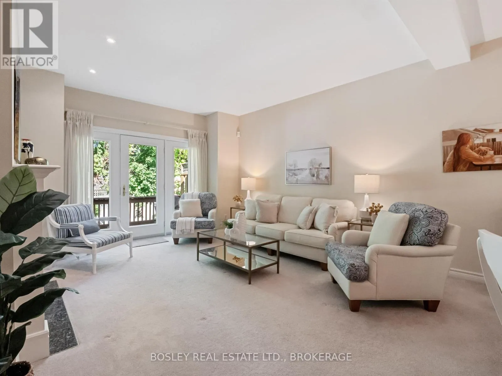 5 - 575 SIMCOE STREET, #5