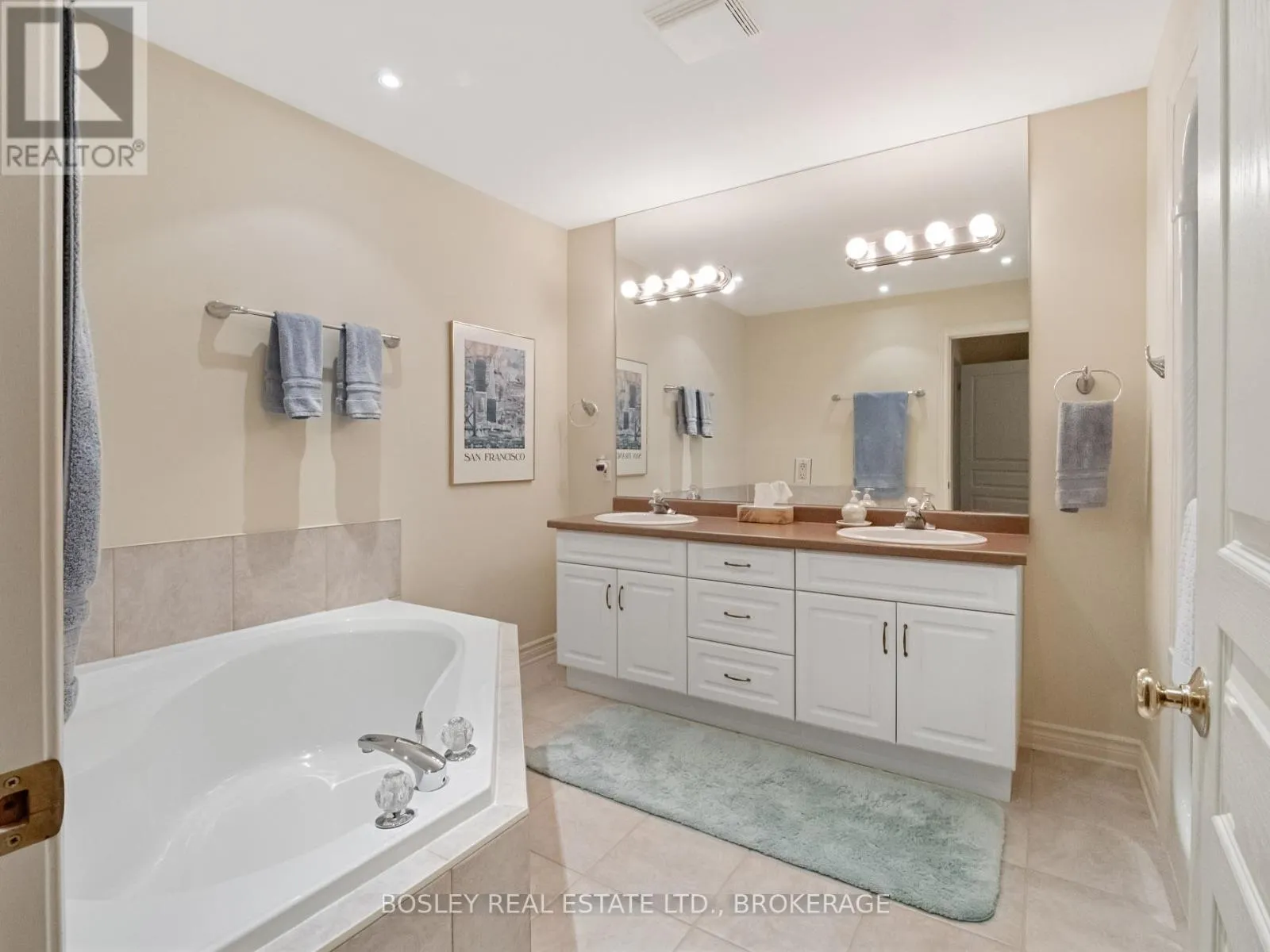 5 - 575 SIMCOE STREET, #5