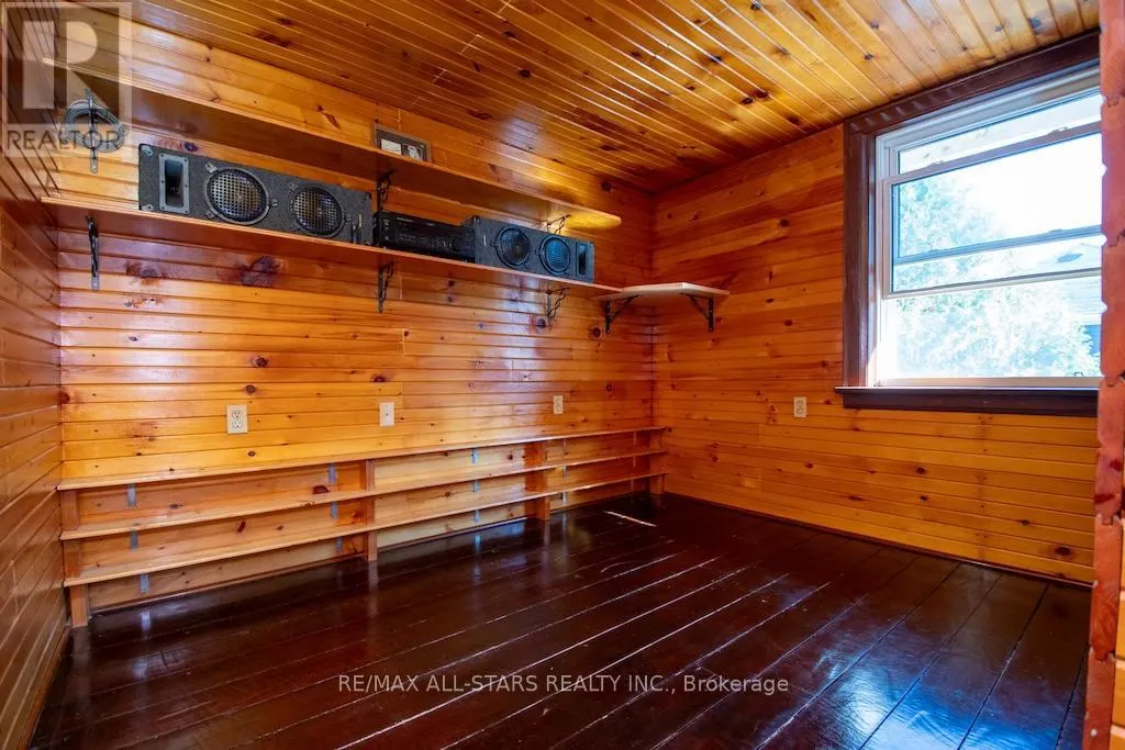 1463 HIGHWAY 7A