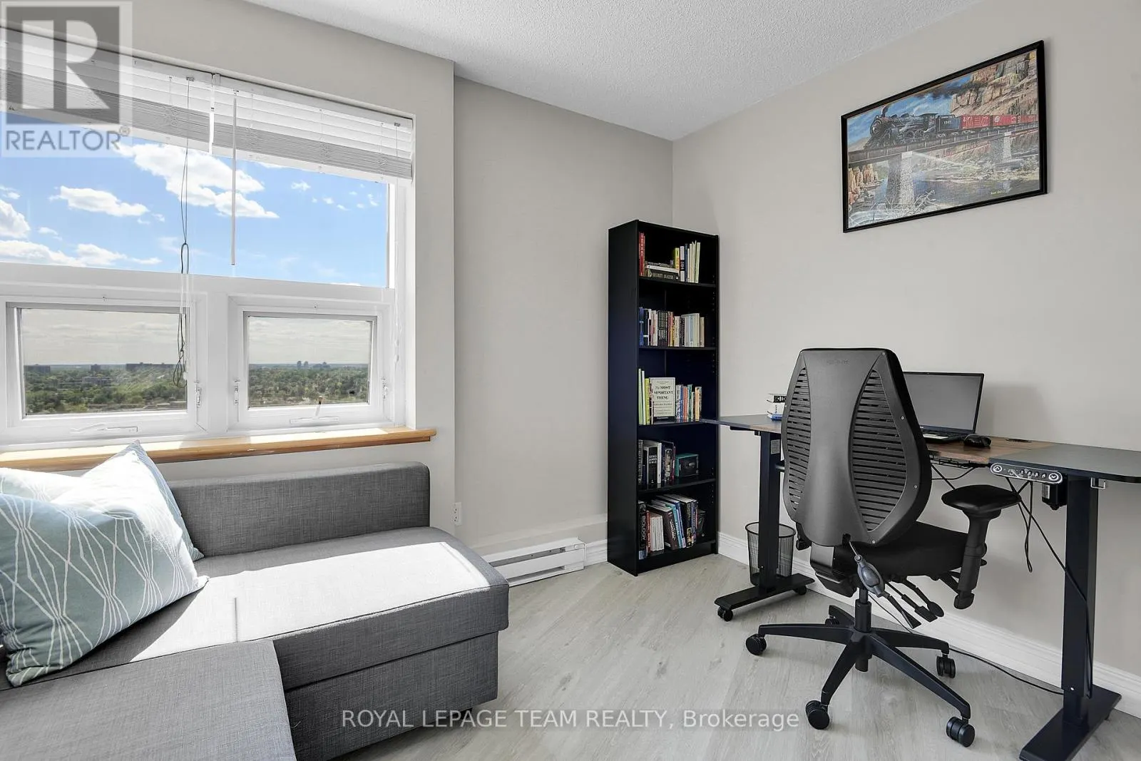 2409 - 900 DYNES ROAD