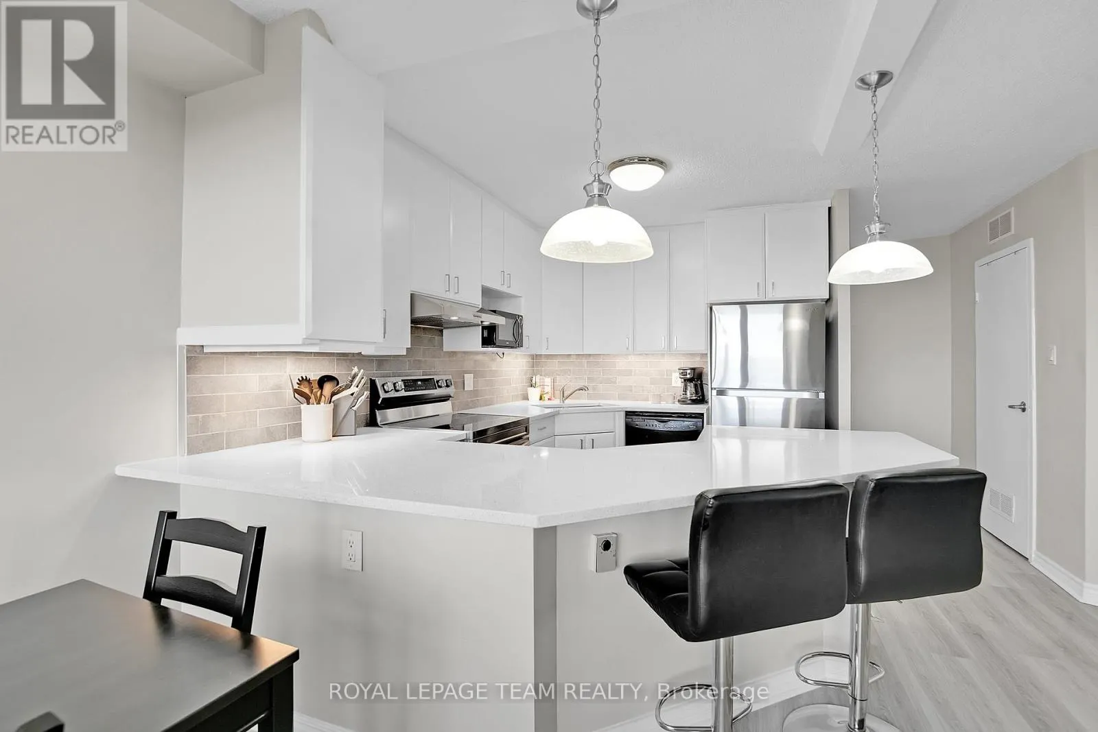 2409 - 900 DYNES ROAD