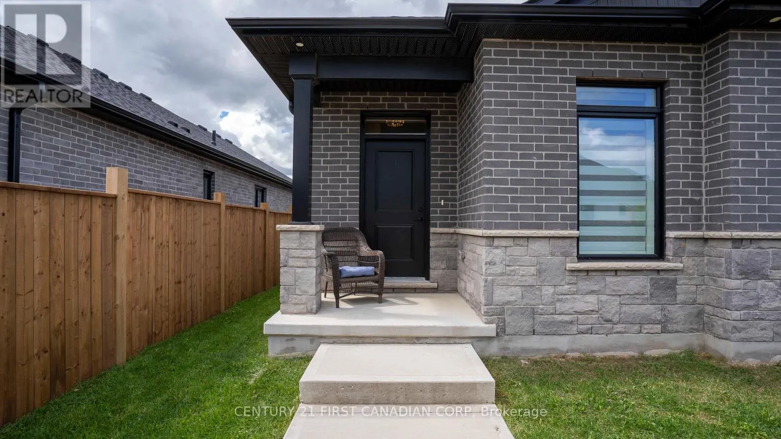 25 - 383 DAVENTRY WAY, #25
