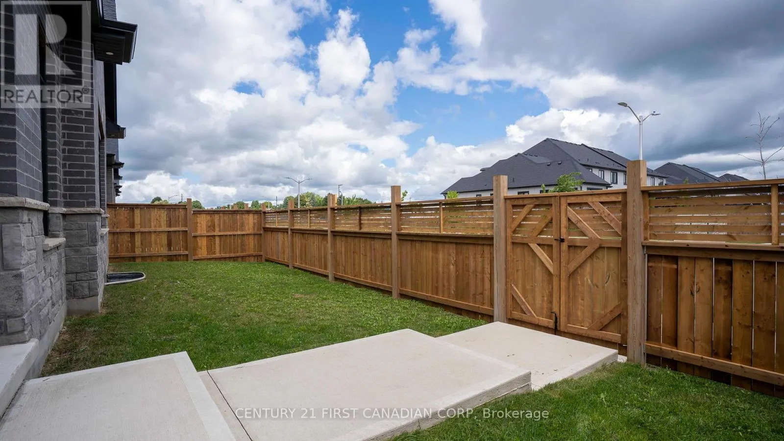 25 - 383 DAVENTRY WAY, #25