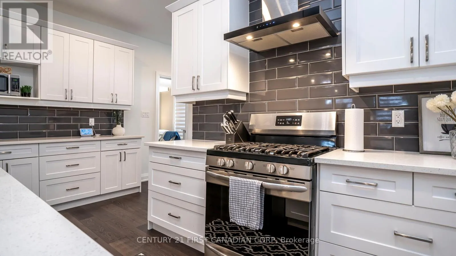 25 - 383 DAVENTRY WAY, #25