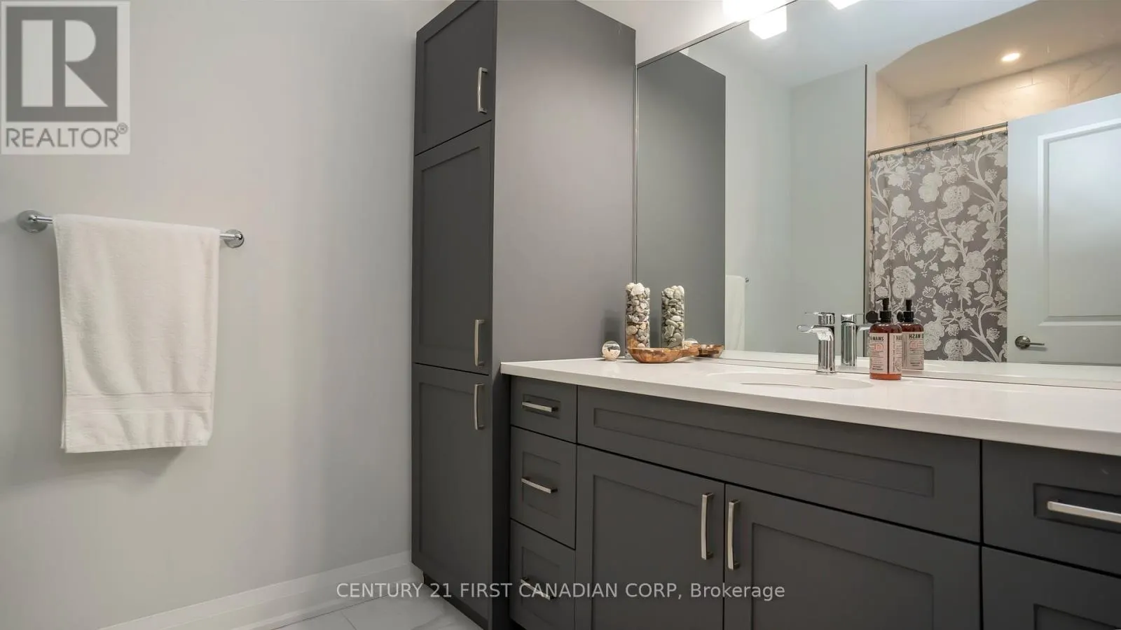 25 - 383 DAVENTRY WAY, #25
