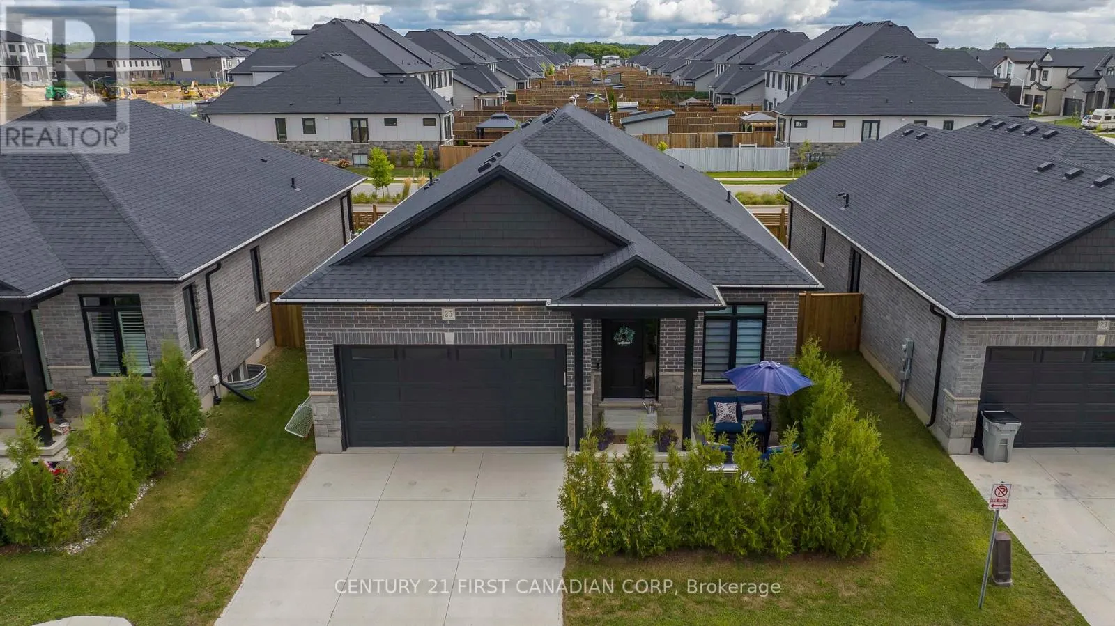 25 - 383 DAVENTRY WAY, #25