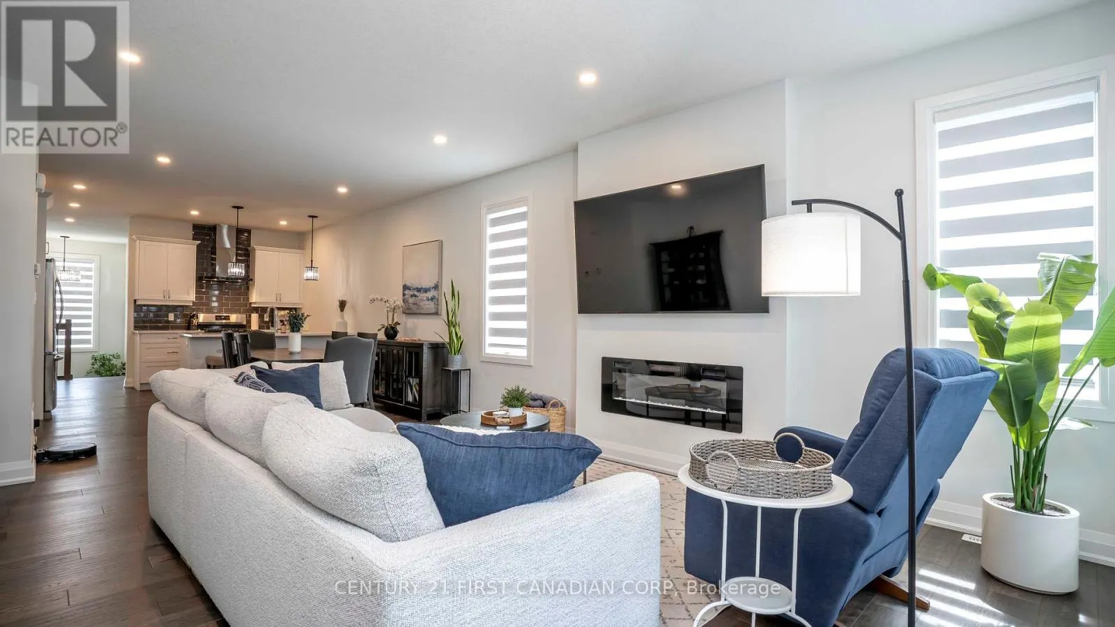 25 - 383 DAVENTRY WAY, #25