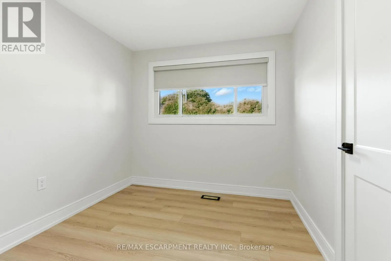 MAIN - 35 WILDEWOOD AVENUE